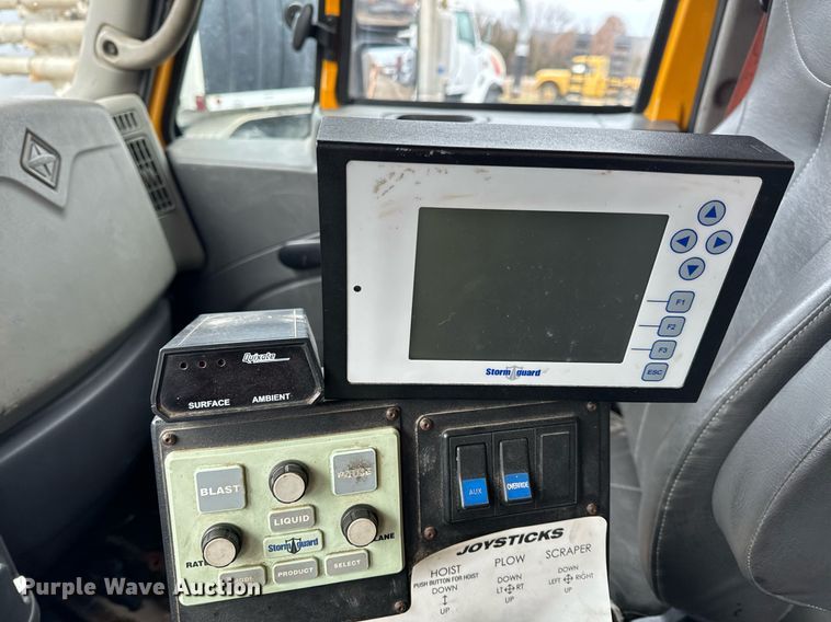 image for item NM9222 2009 International WorkStar 7500 dump truck