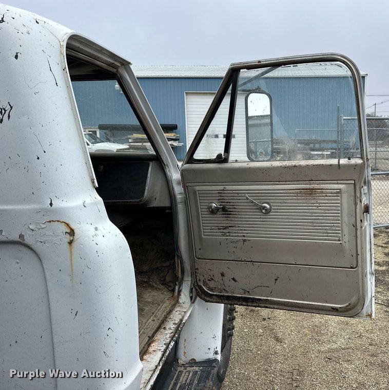 image for item NS9161 1967 Chevrolet 60 oil distributor truck