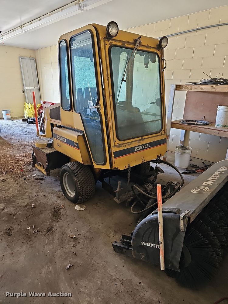 image for item OL9441 Excel Hustler 4600  lawn mower