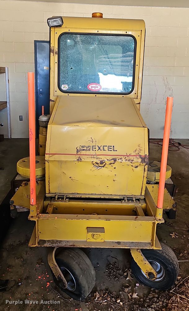 image for item OL9441 Excel Hustler 4600  lawn mower