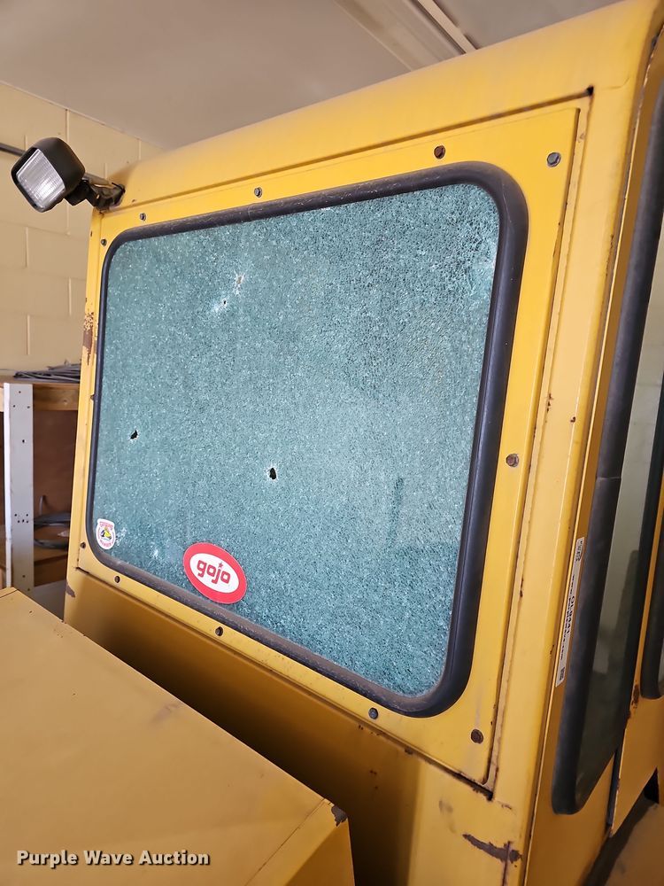 image for item OL9441 Excel Hustler 4600  lawn mower