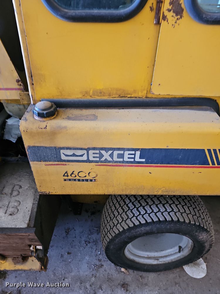 image for item OL9441 Excel Hustler 4600  lawn mower