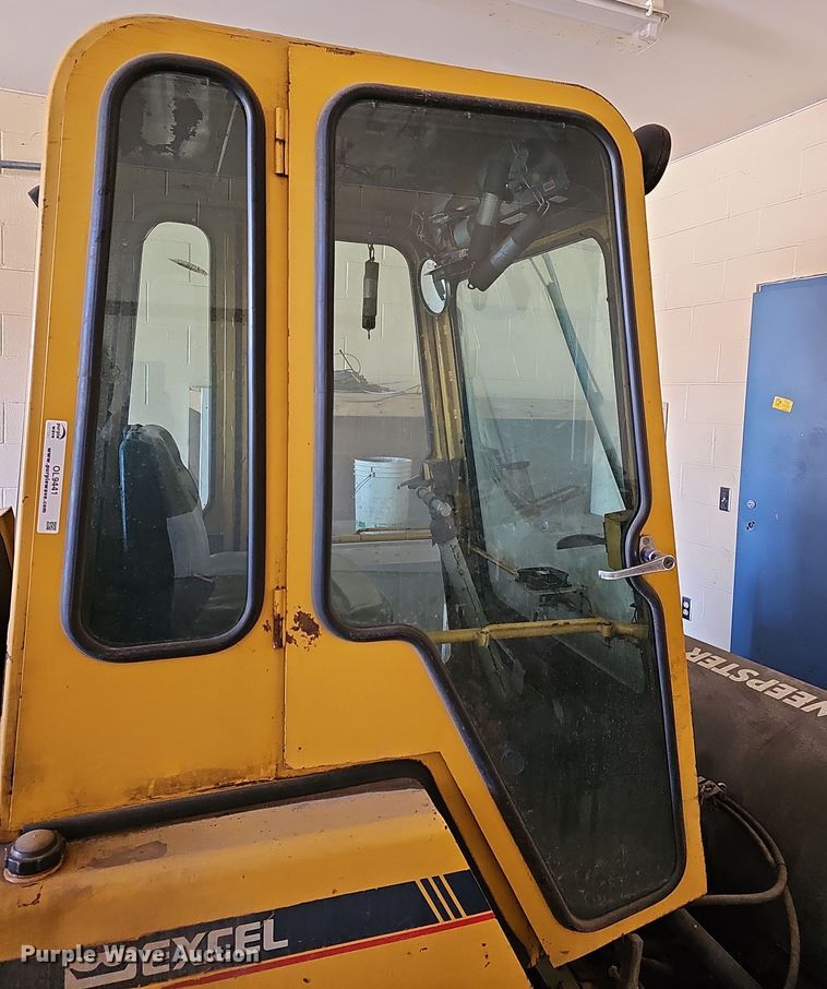 image for item OL9441 Excel Hustler 4600  lawn mower