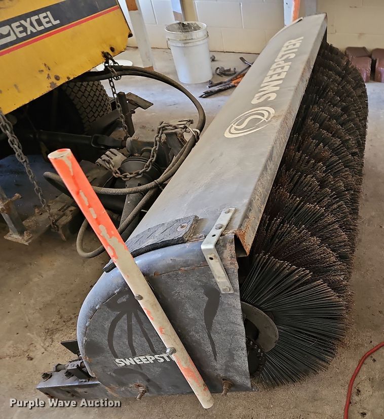 image for item OL9441 Excel Hustler 4600  lawn mower