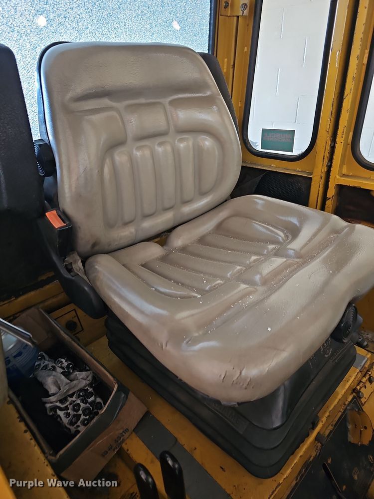 image for item OL9441 Excel Hustler 4600  lawn mower