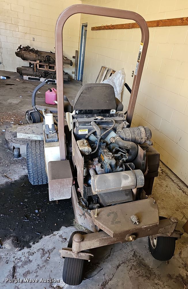 image for item OL9442 Grasshopper 928D ZTR lawn mower