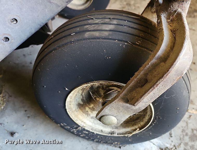 image for item OL9442 Grasshopper 928D ZTR lawn mower