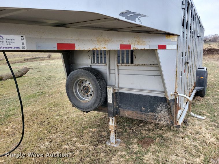 image for item DL7824 2009 Titan livestock trailer