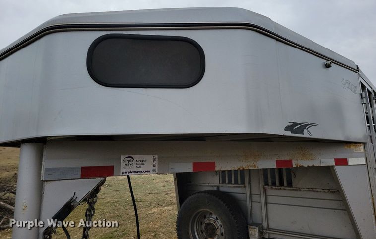 image for item DL7824 2009 Titan livestock trailer