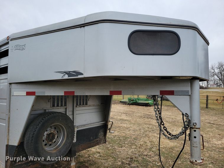 image for item DL7824 2009 Titan livestock trailer