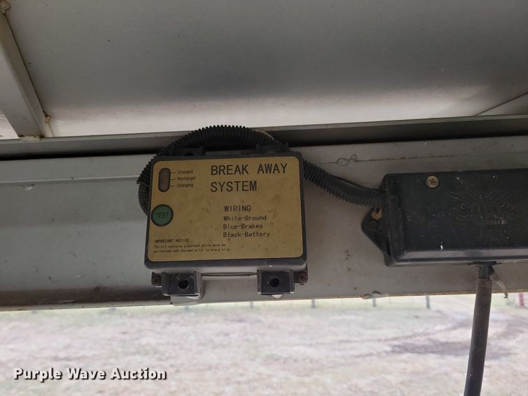 image for item DL7824 2009 Titan livestock trailer