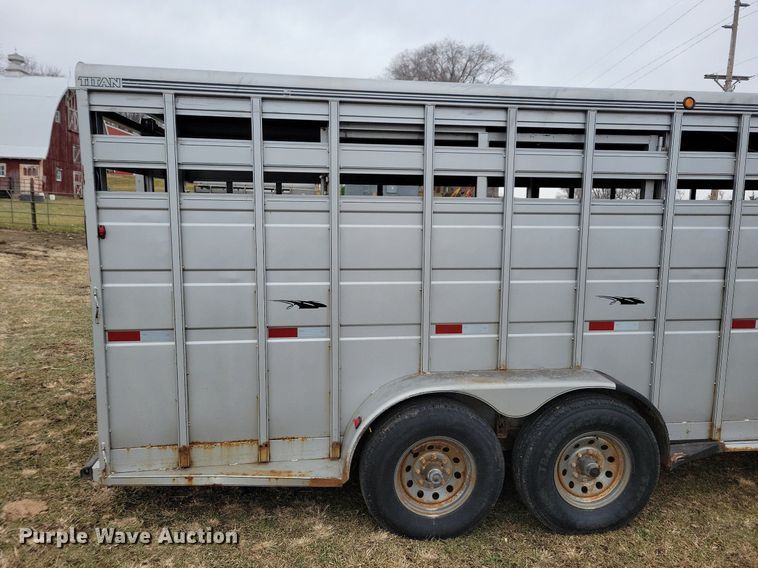 image for item DL7824 2009 Titan livestock trailer