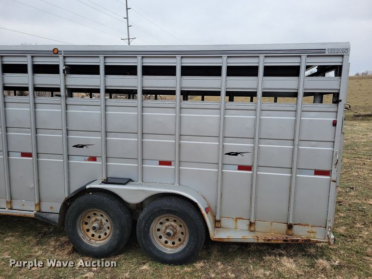 image for item DL7824 2009 Titan livestock trailer