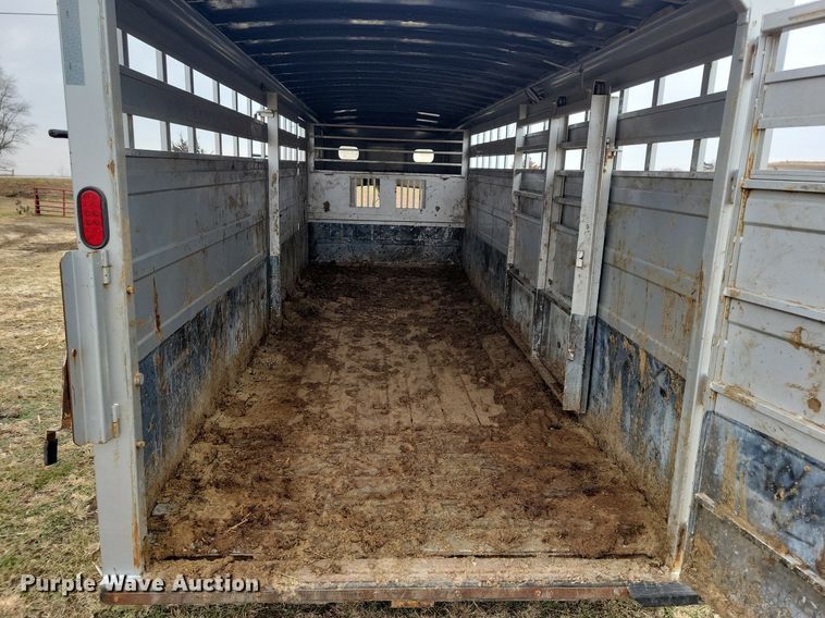 image for item DL7824 2009 Titan livestock trailer
