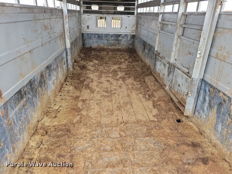 image for item DL7824 2009 Titan livestock trailer