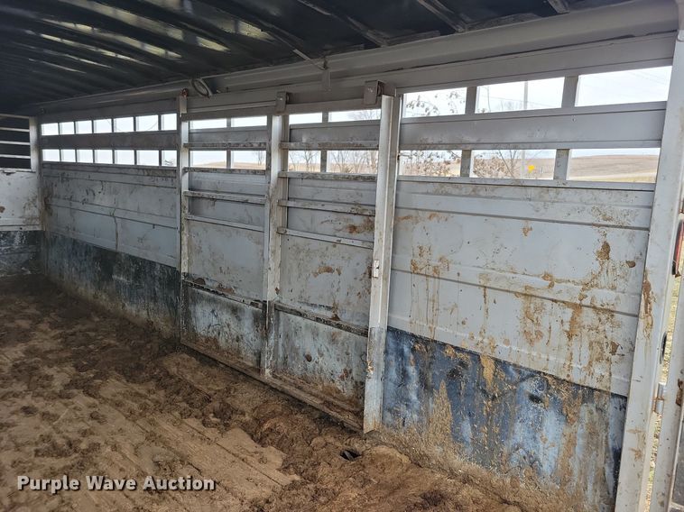 image for item DL7824 2009 Titan livestock trailer