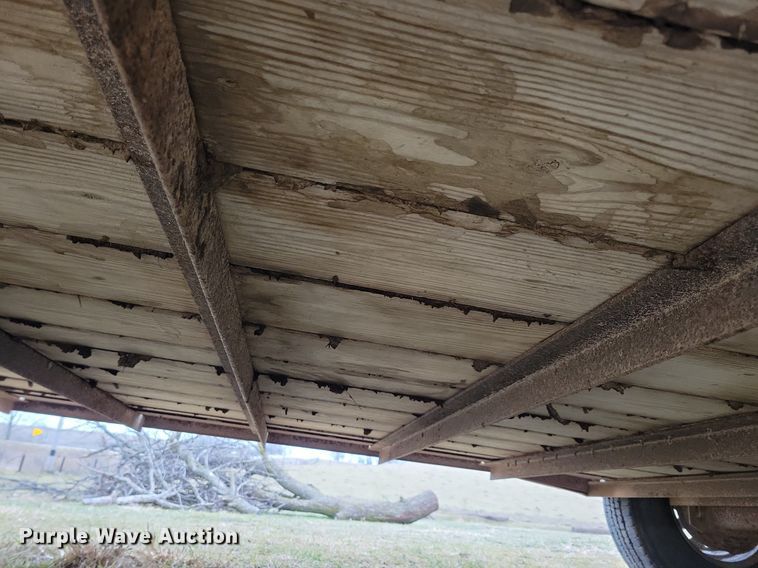 image for item DL7824 2009 Titan livestock trailer