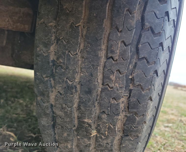 image for item DL7824 2009 Titan livestock trailer