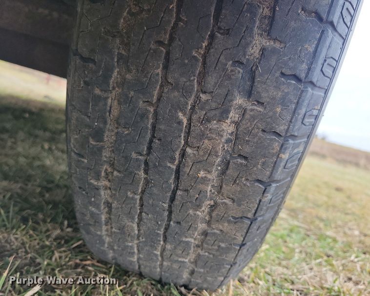 image for item DL7824 2009 Titan livestock trailer