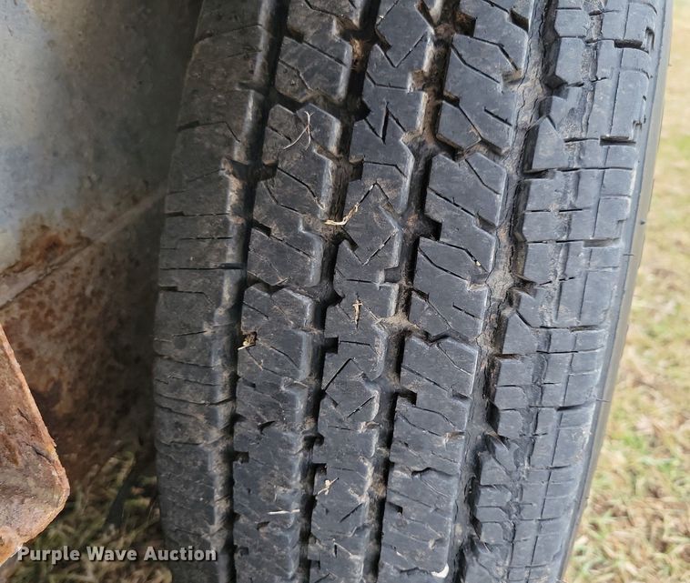 image for item DL7824 2009 Titan livestock trailer