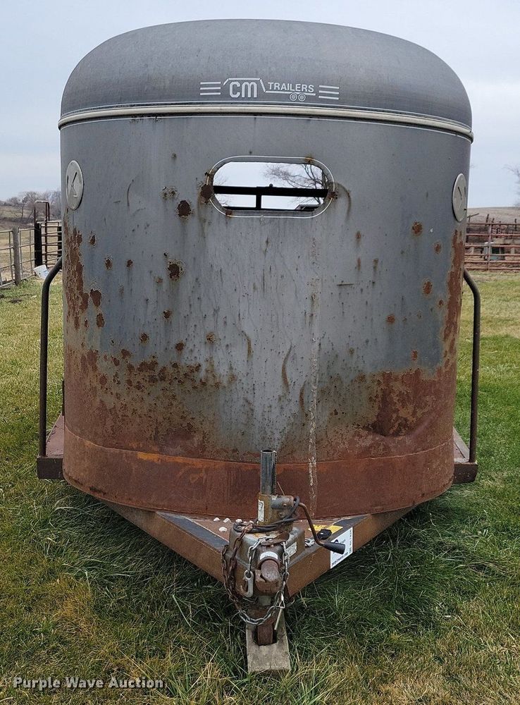 image for item DL7826 1994 CM livestock trailer