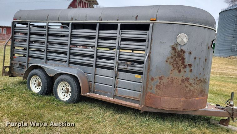 image for item DL7826 1994 CM livestock trailer