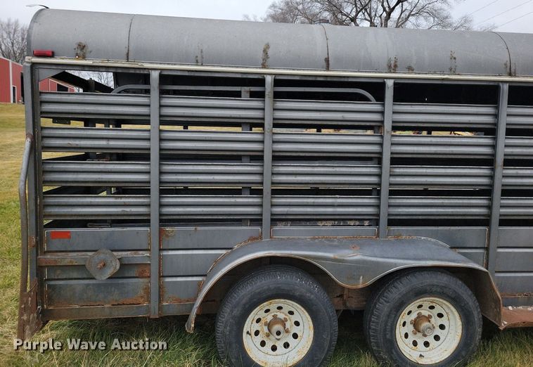 image for item DL7826 1994 CM livestock trailer