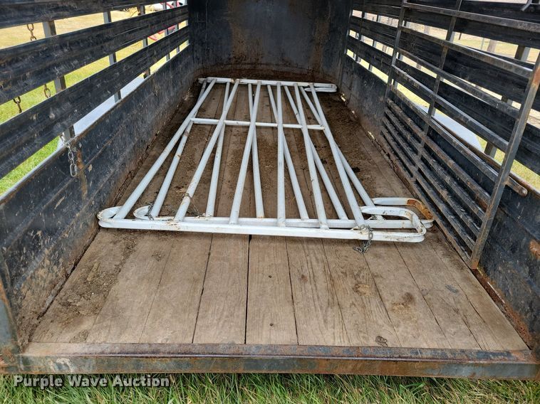 image for item DL7826 1994 CM livestock trailer