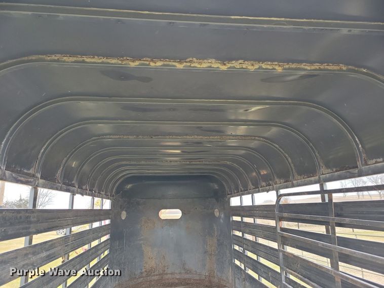 image for item DL7826 1994 CM livestock trailer