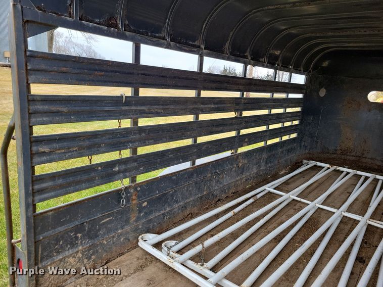 image for item DL7826 1994 CM livestock trailer