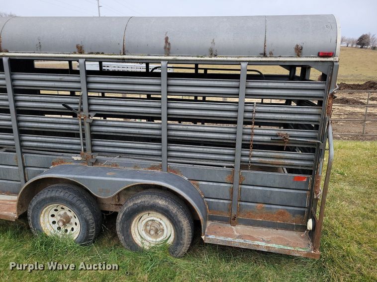image for item DL7826 1994 CM livestock trailer