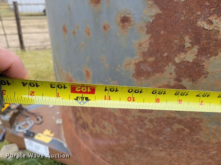 image for item DL7826 1994 CM livestock trailer