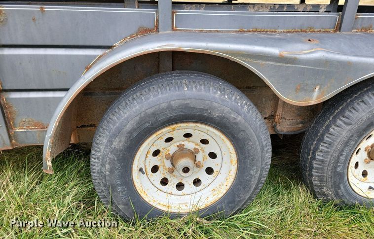 image for item DL7826 1994 CM livestock trailer