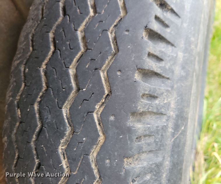 image for item DL7826 1994 CM livestock trailer