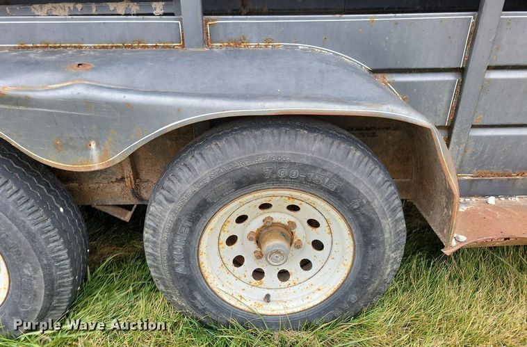 image for item DL7826 1994 CM livestock trailer