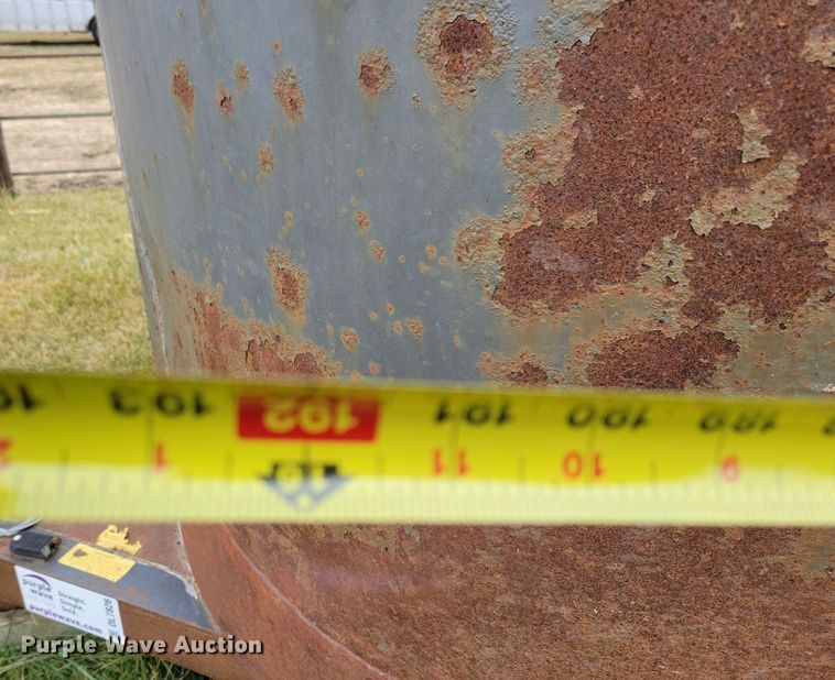 image for item DL7826 1994 CM livestock trailer