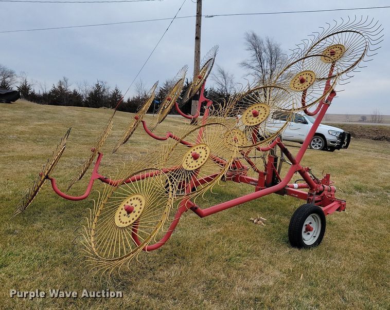 image for item DL7827 Tonutti hay rake