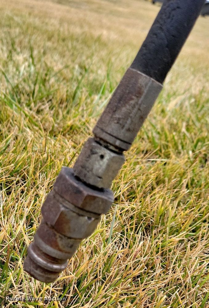 image for item DL7827 Tonutti hay rake