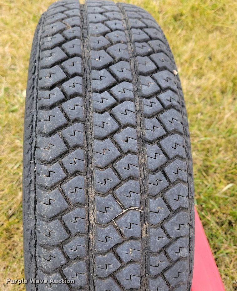 image for item DL7827 Tonutti hay rake