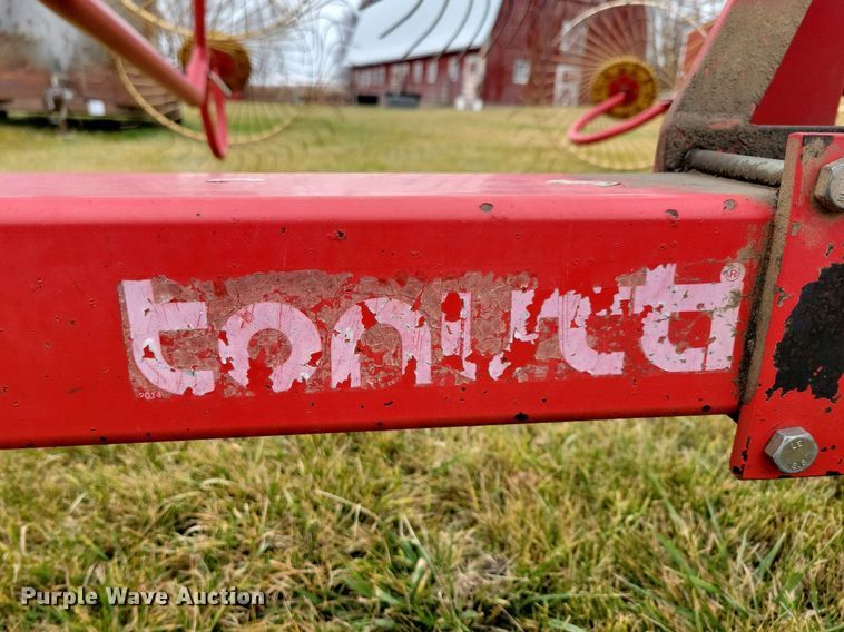 image for item DL7827 Tonutti hay rake