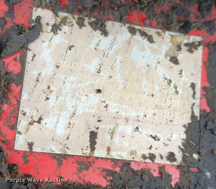 image for item DL7827 Tonutti hay rake