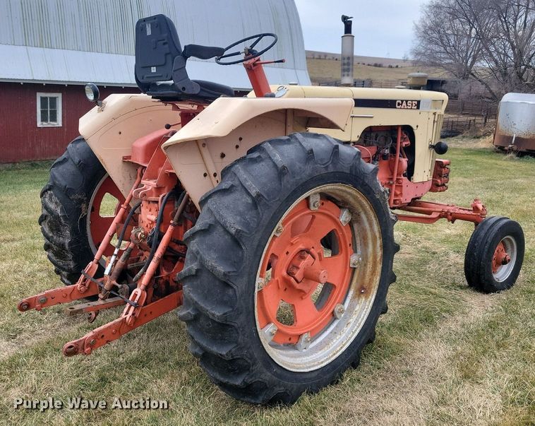 image for item DL7831 Case Comfort King 730 tractor