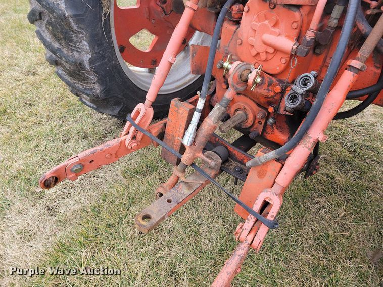 image for item DL7831 Case Comfort King 730 tractor