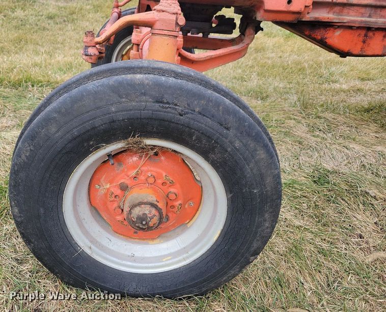 image for item DL7831 Case Comfort King 730 tractor