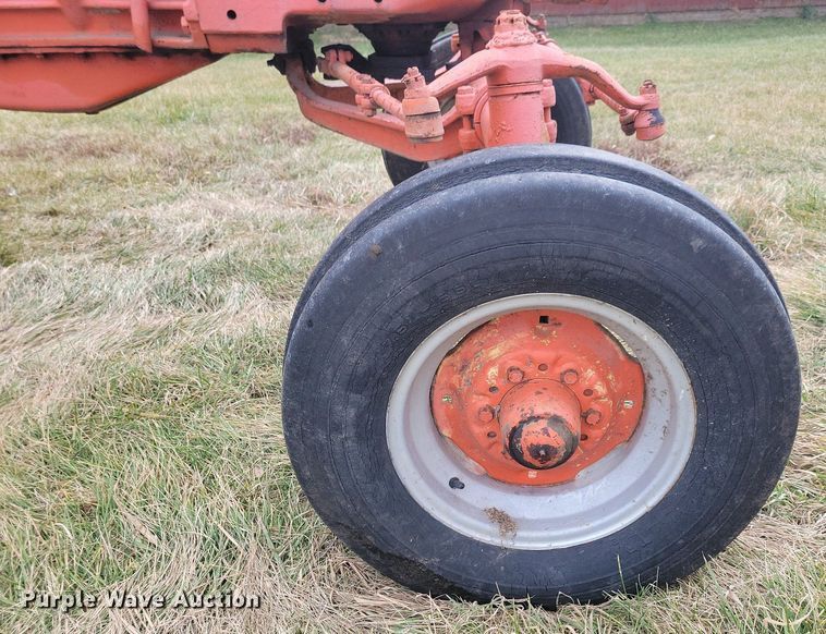 image for item DL7831 Case Comfort King 730 tractor