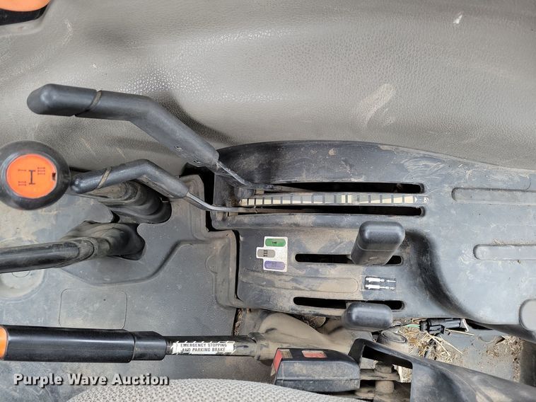 image for item DL7832 2012 Case Farmall 105U MFWD tractor