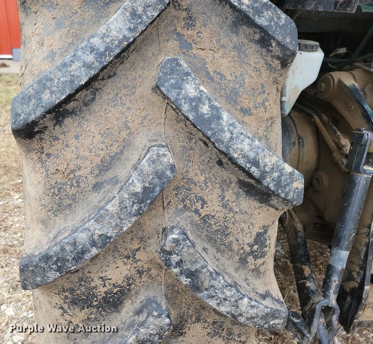 image for item DL7832 2012 Case Farmall 105U MFWD tractor