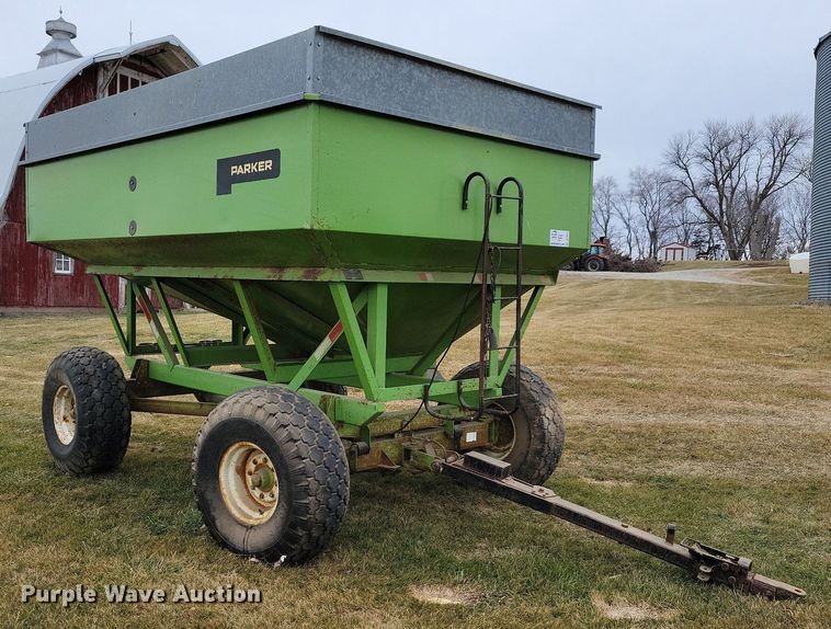 image for item DL7833 Parker 2500 gravity wagon