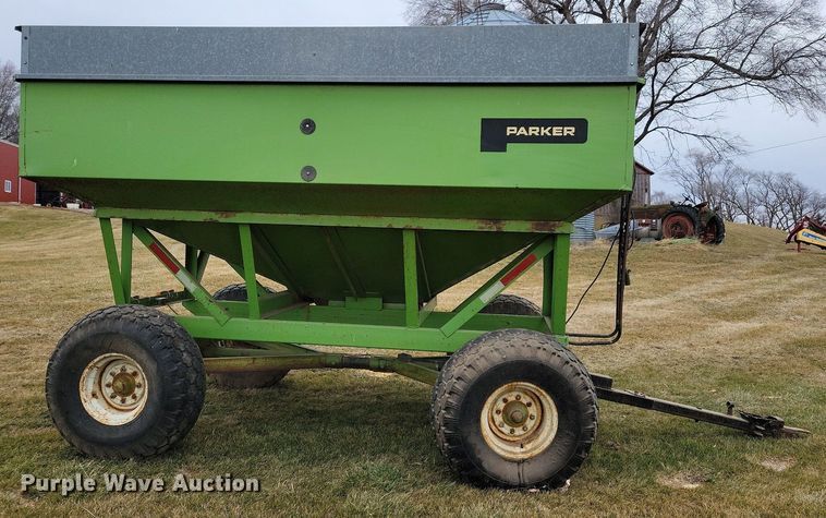 image for item DL7833 Parker 2500 gravity wagon