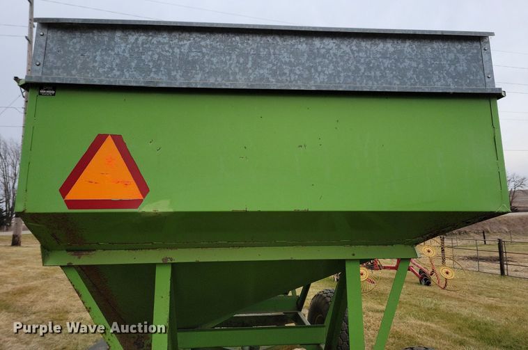 image for item DL7833 Parker 2500 gravity wagon